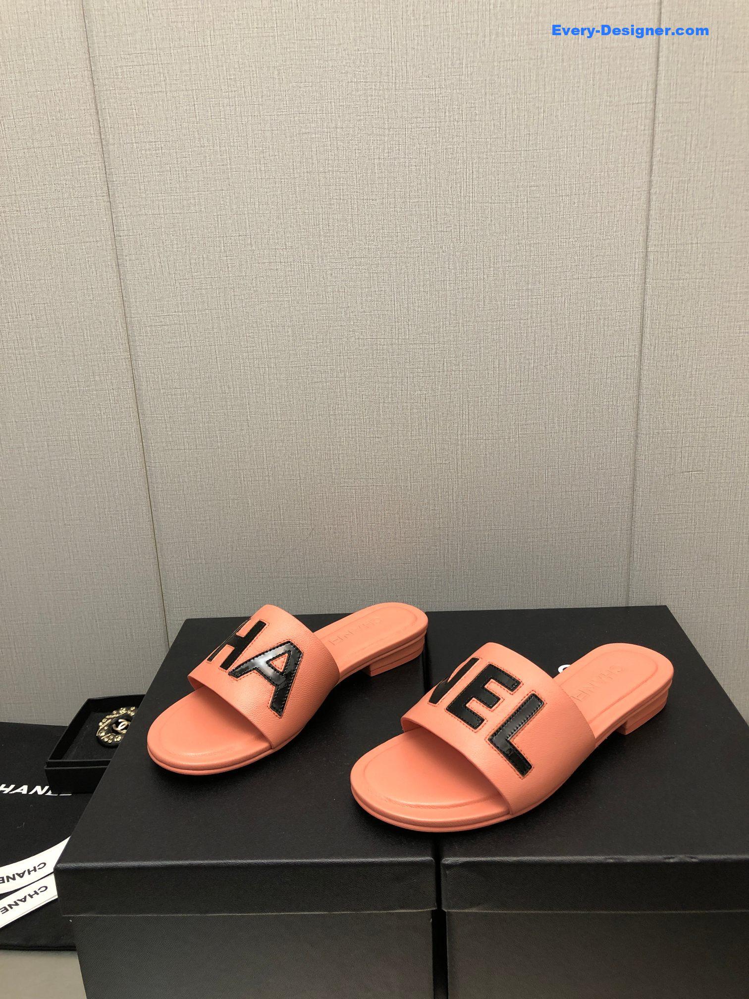 CC color matching letter leather buckle slippers