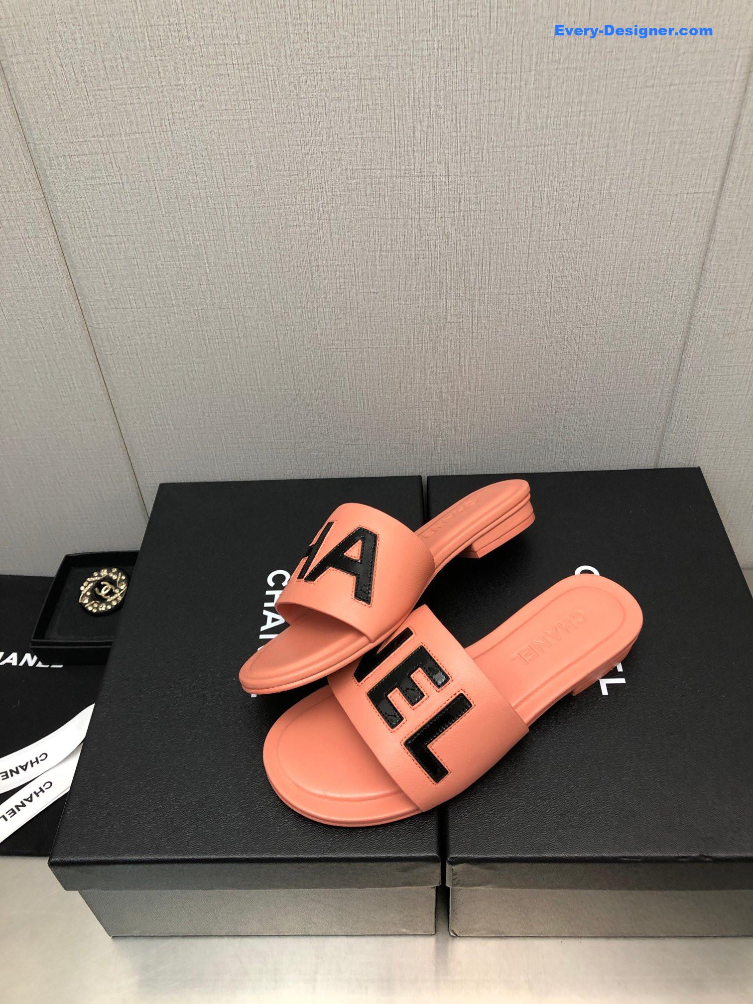 CC color matching letter leather buckle slippers