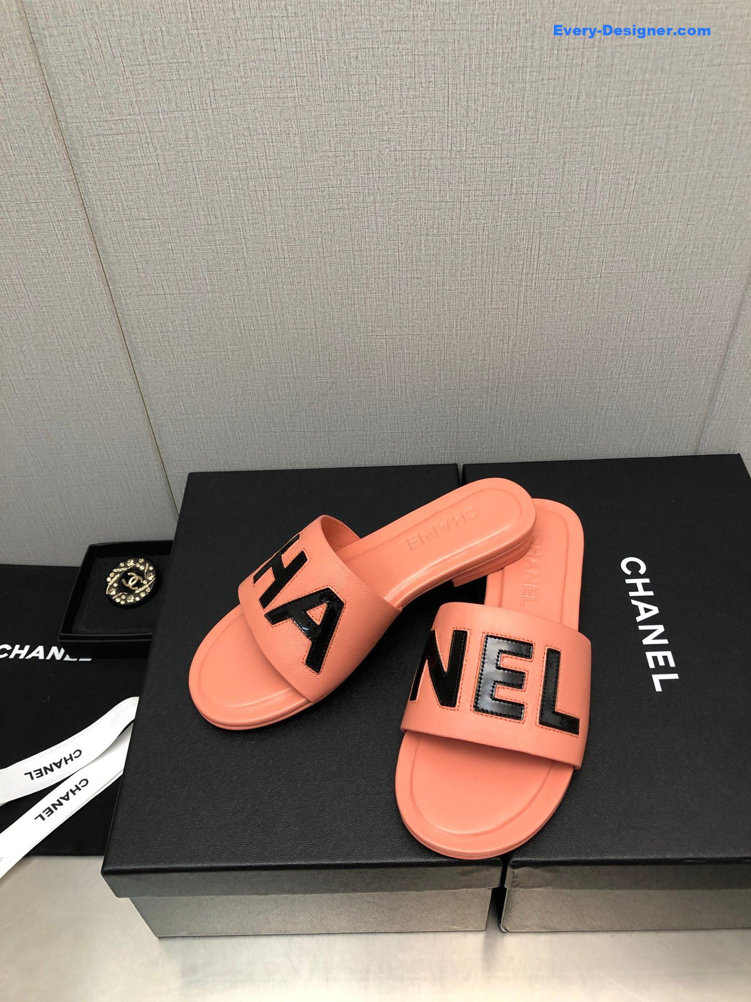 CC color matching letter leather buckle slippers