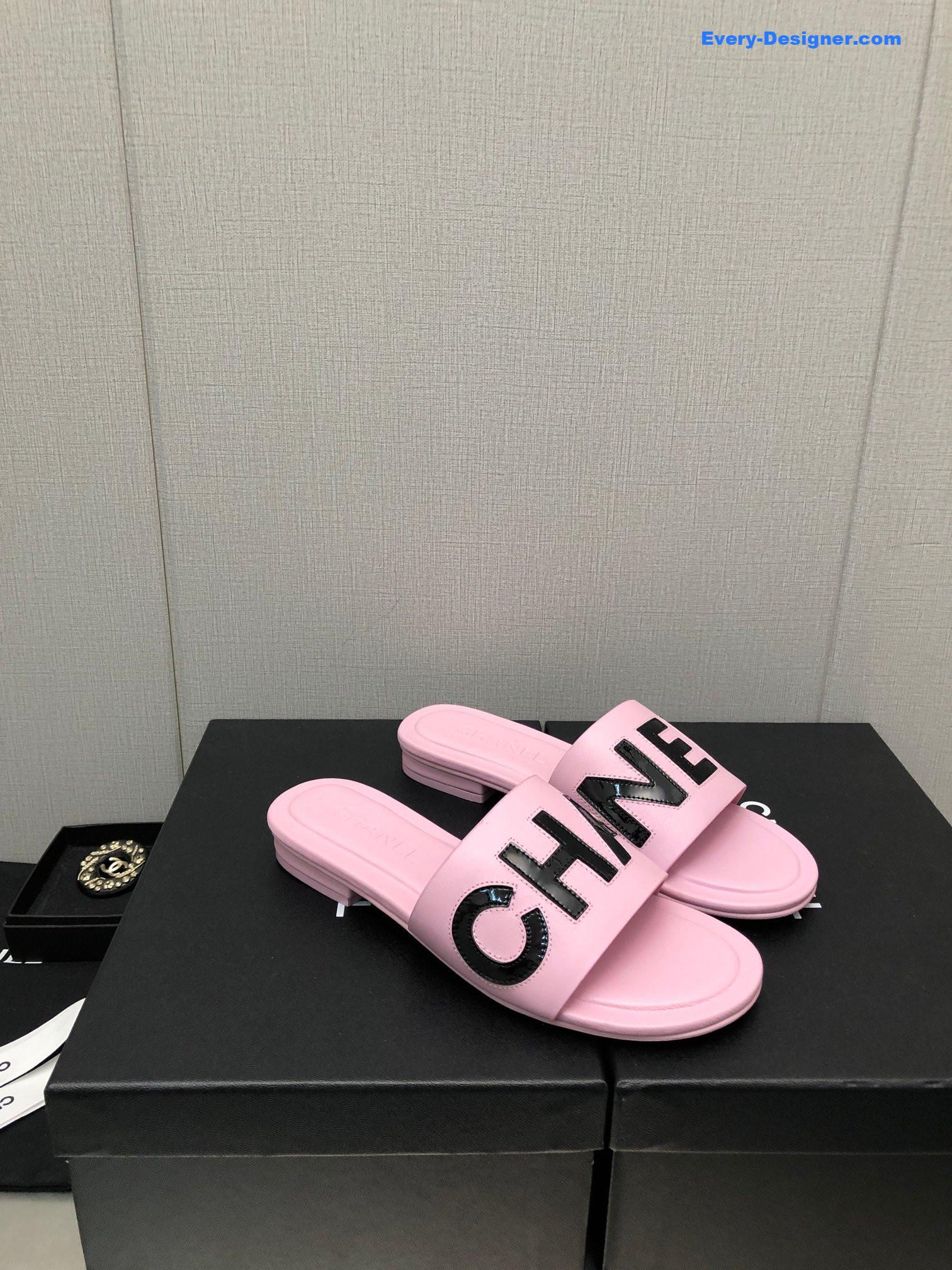 CC color matching letter leather buckle slippers