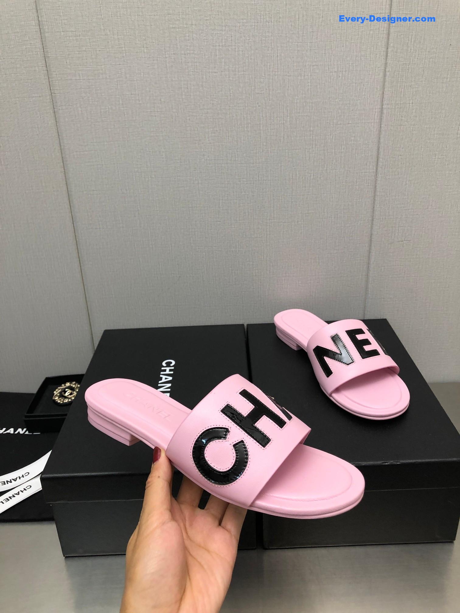 CC color matching letter leather buckle slippers