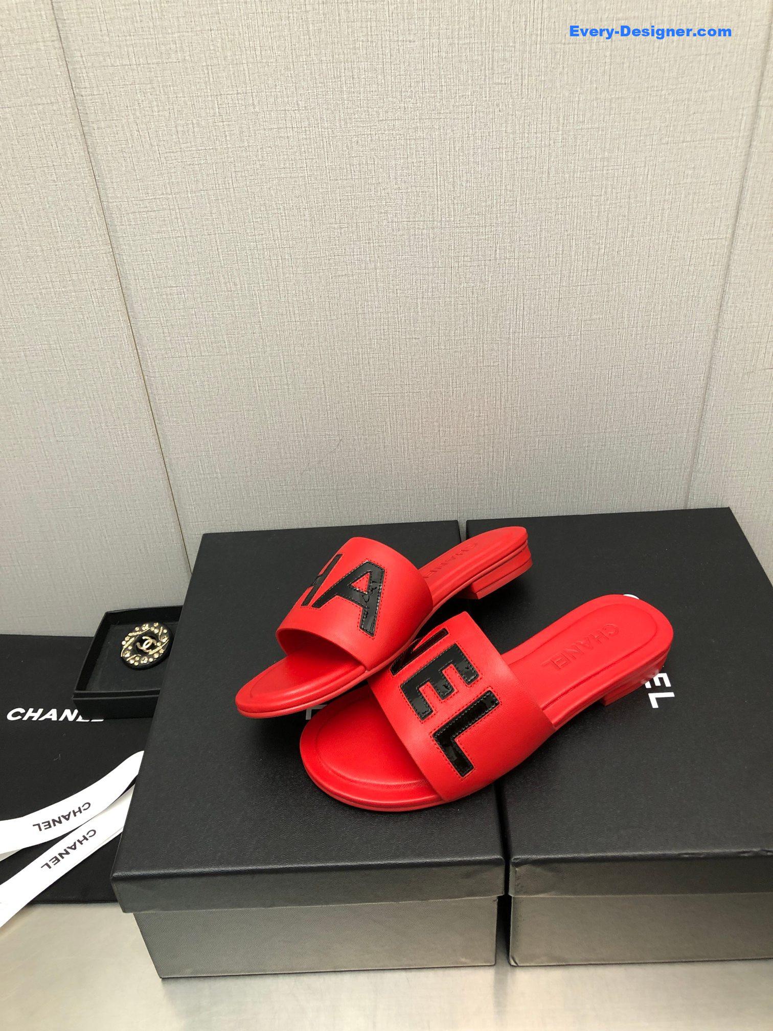 CC color matching letter leather buckle slippers