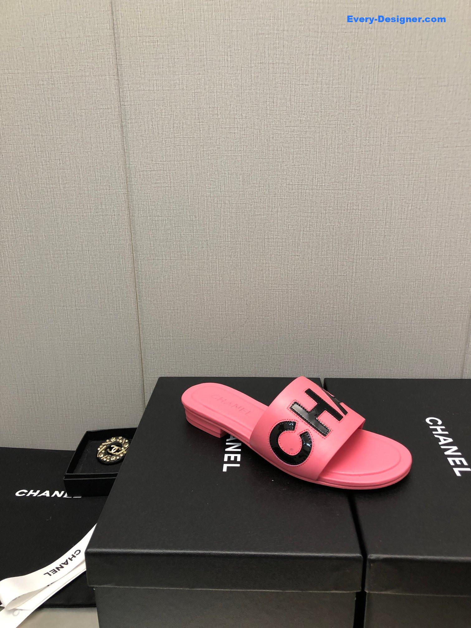 CC color matching letter leather buckle slippers