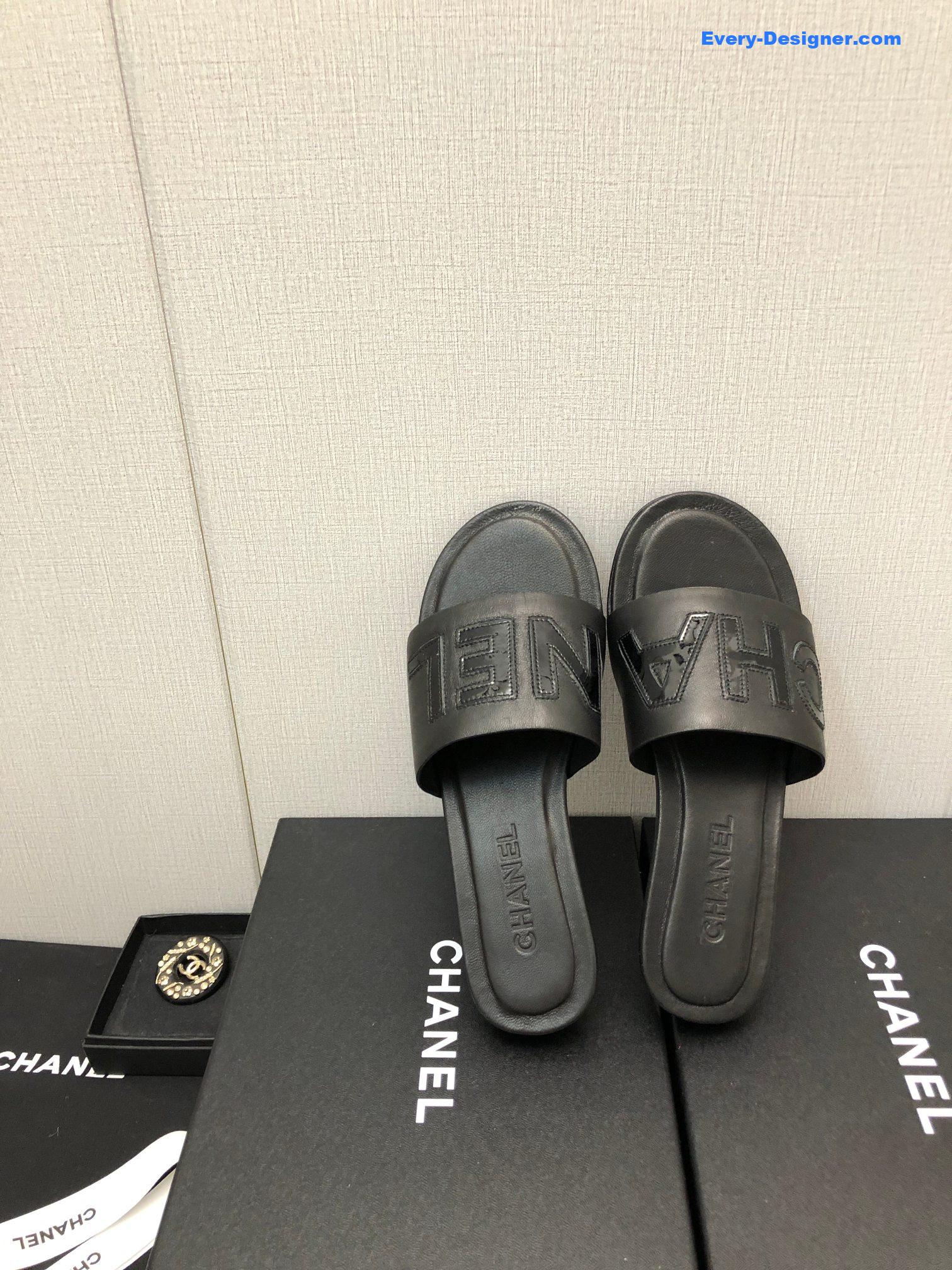 CC color matching letter leather buckle slippers