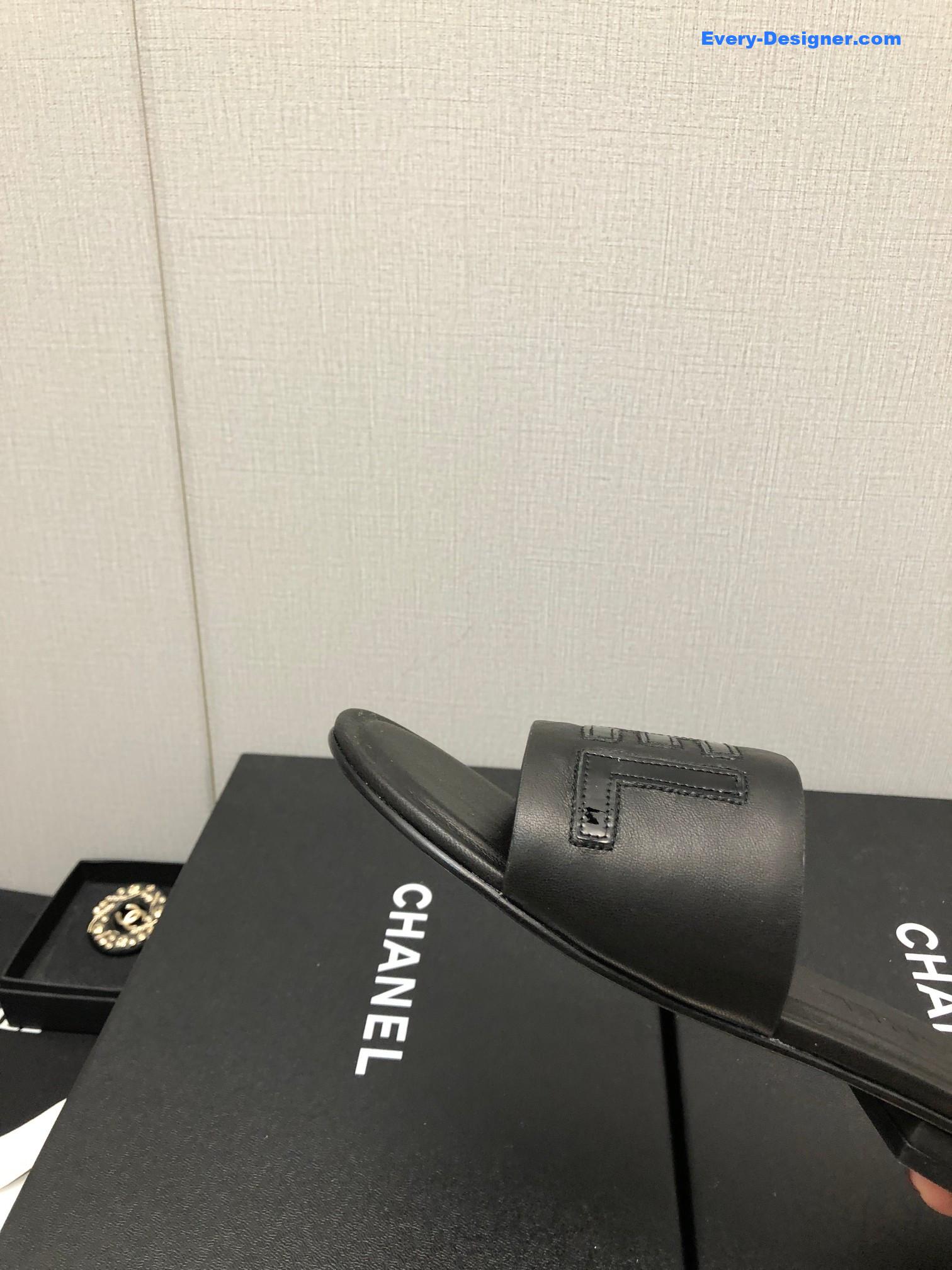 CC color matching letter leather buckle slippers