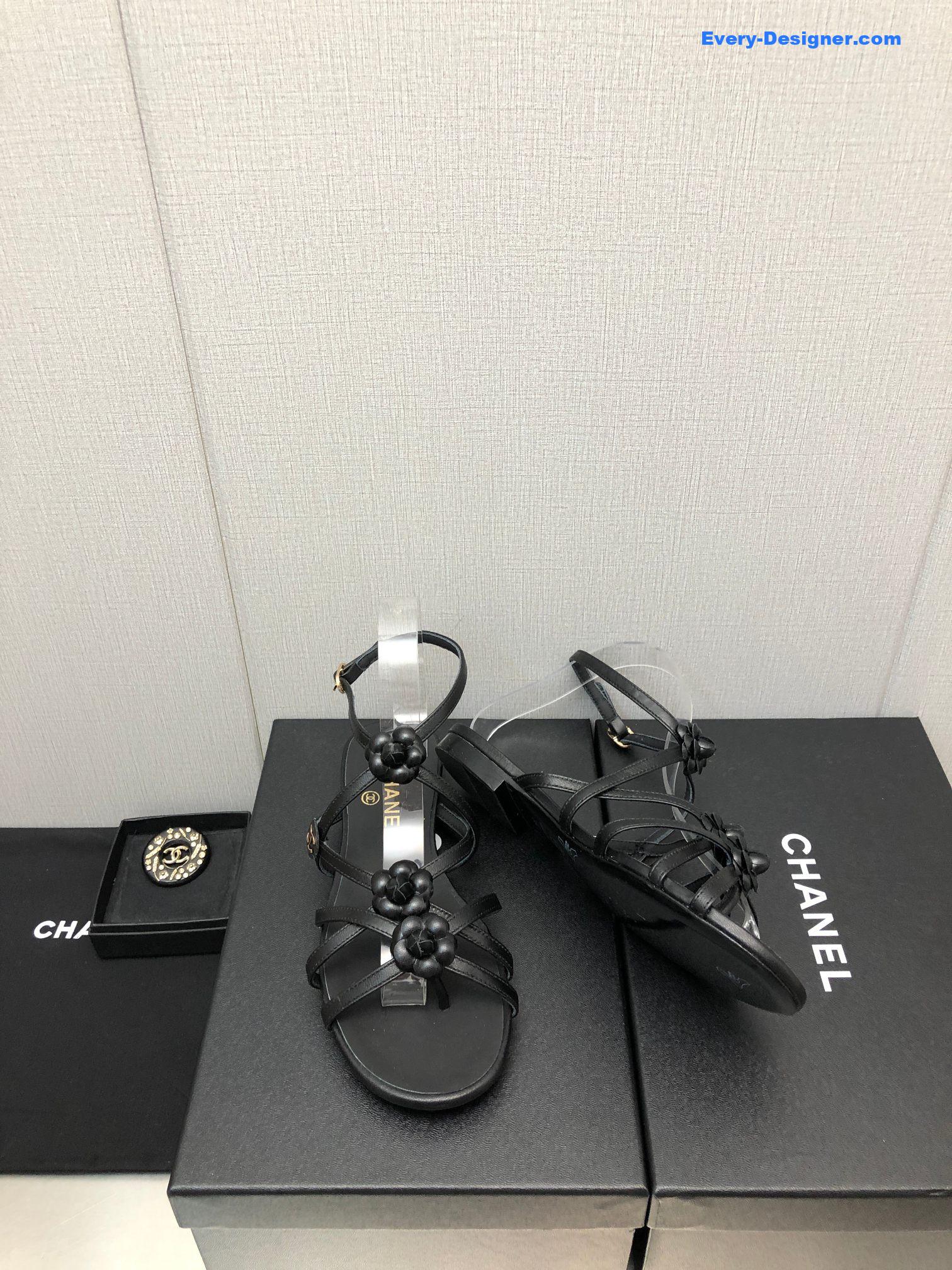 CC classic chain accessories flower sandals