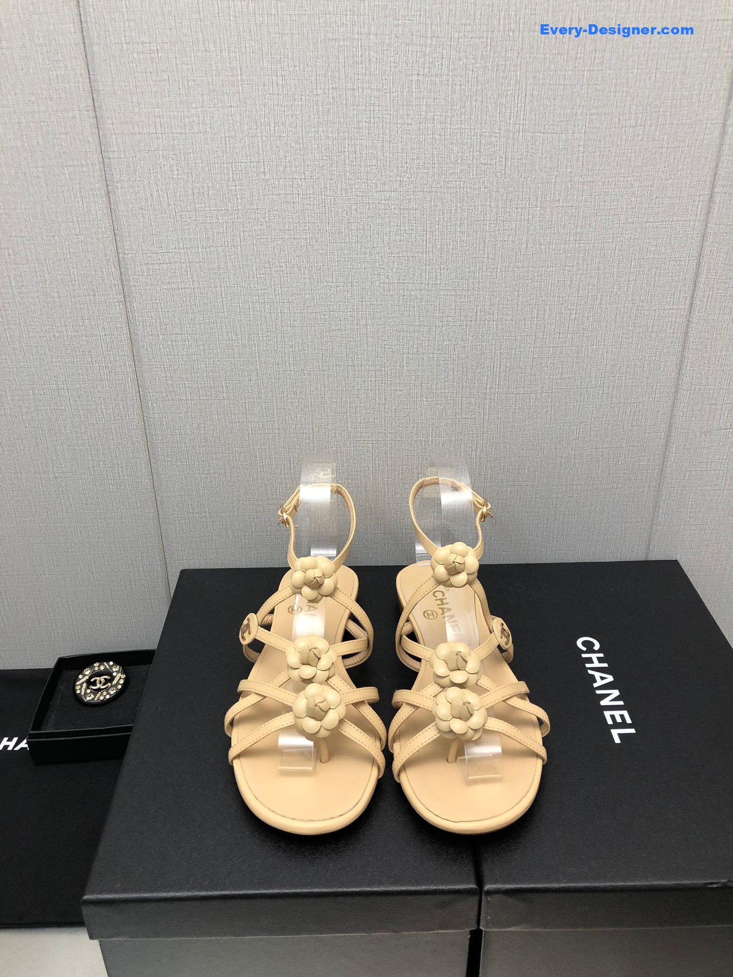 CC classic chain accessories flower sandals