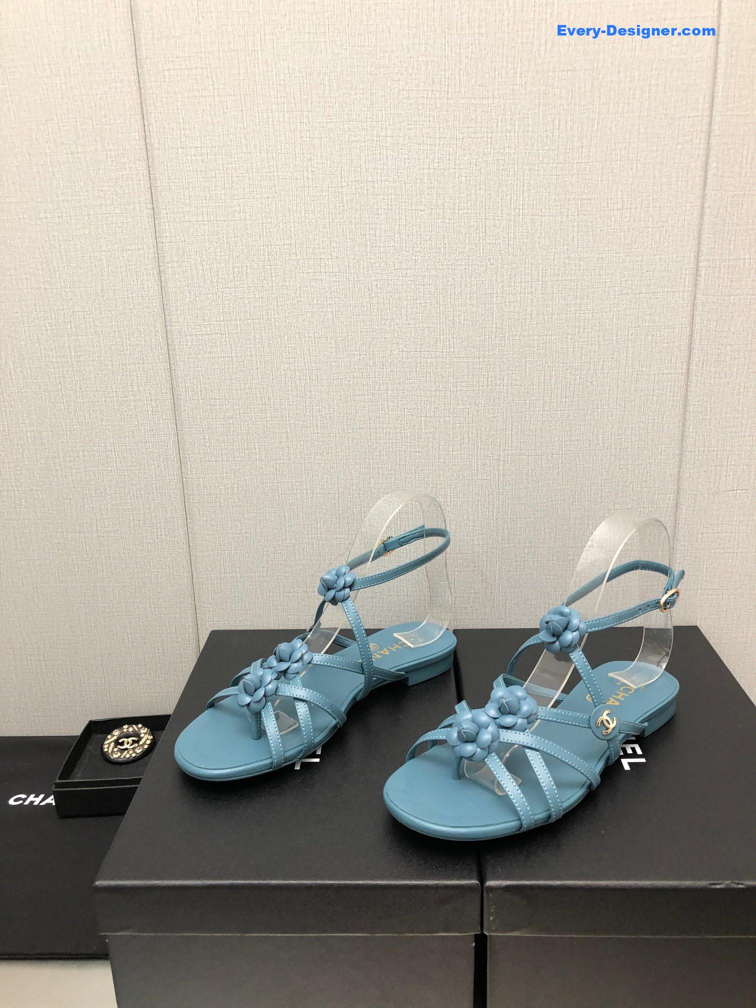 CC classic chain accessories flower sandals