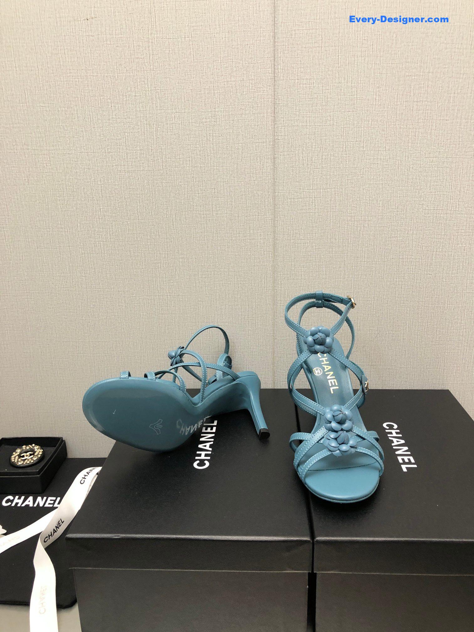 CC classic chain accessories flower sandals