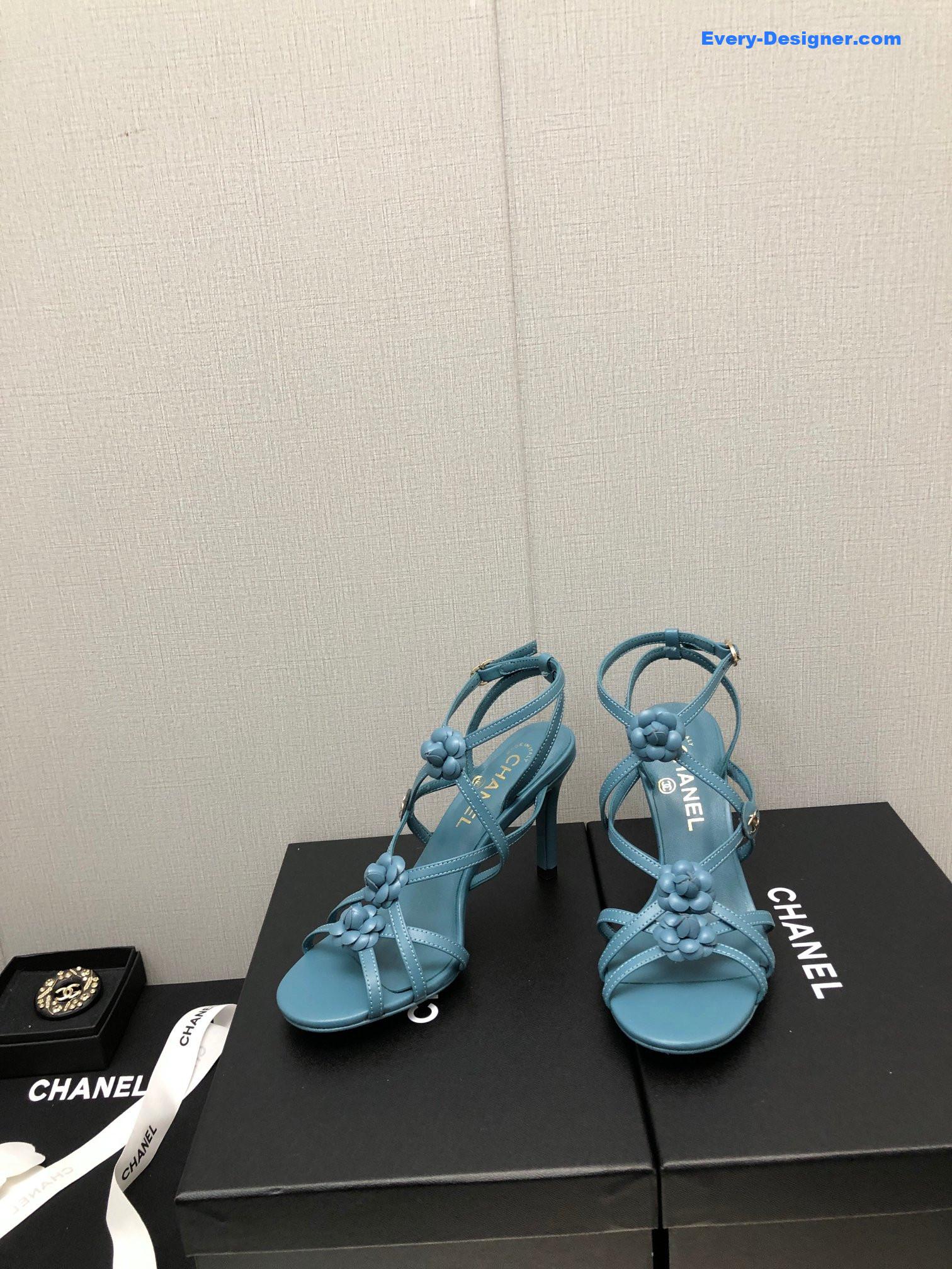 CC classic chain accessories flower sandals