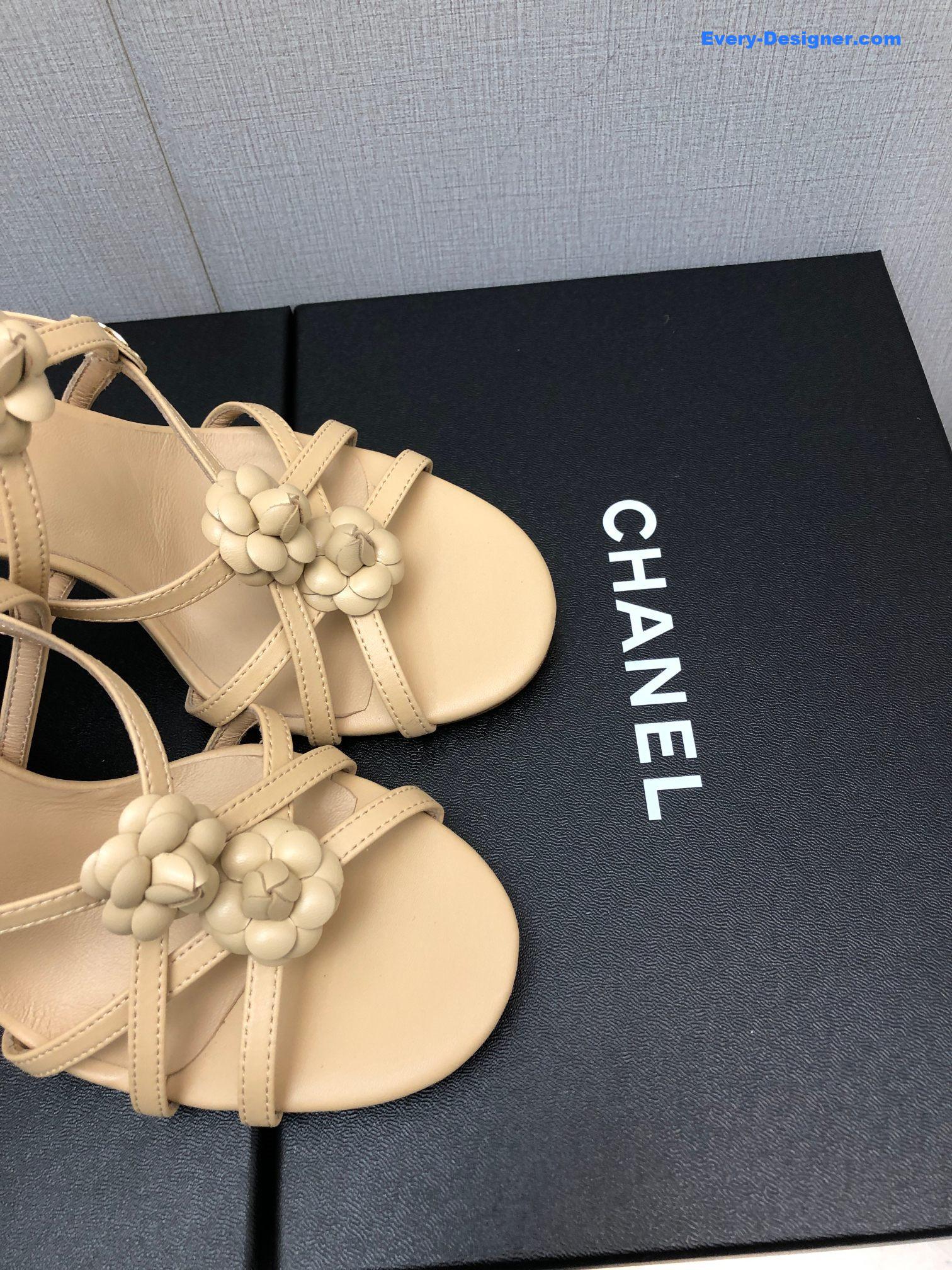 CC classic chain accessories flower sandals