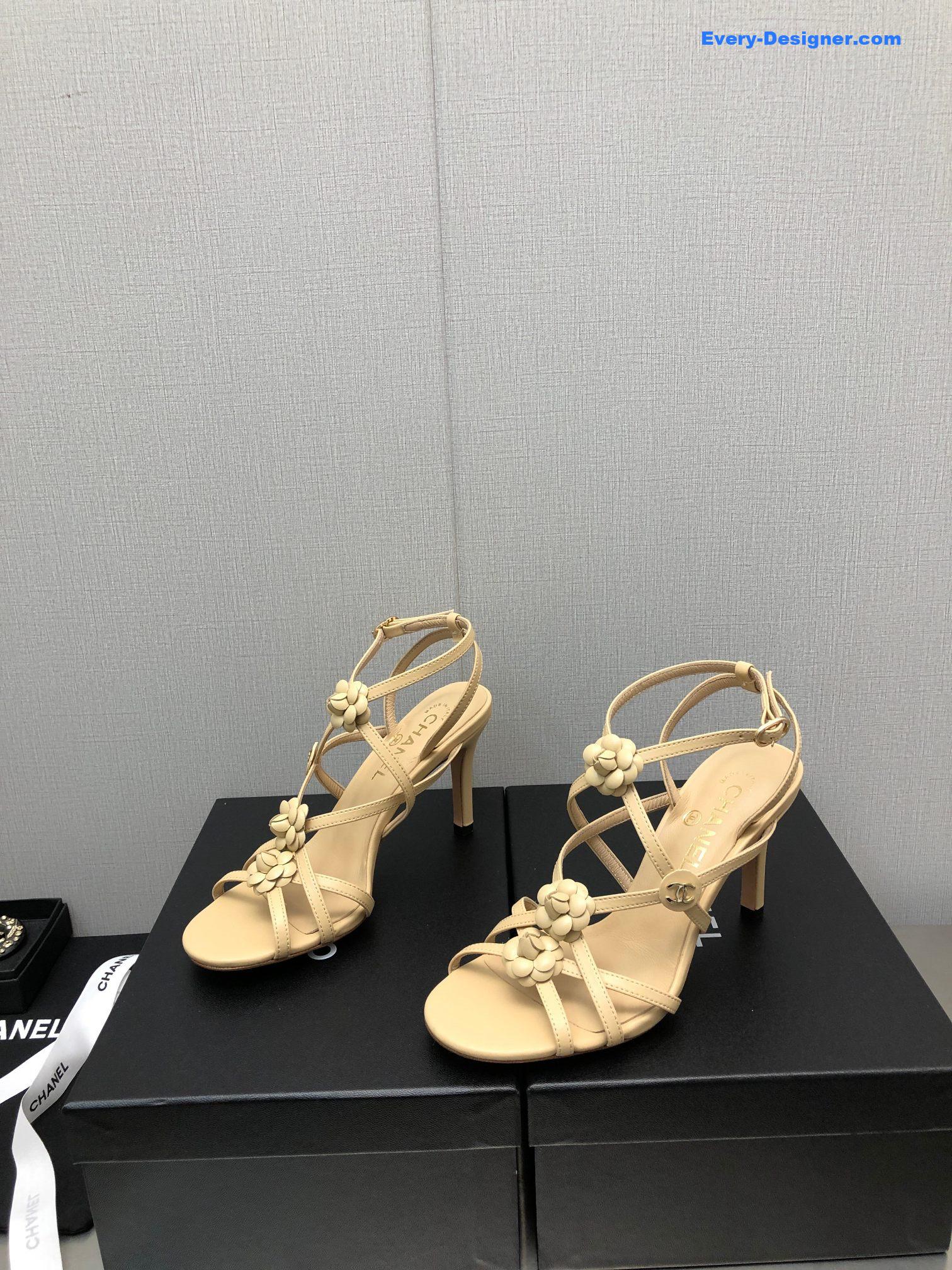 CC classic chain accessories flower sandals