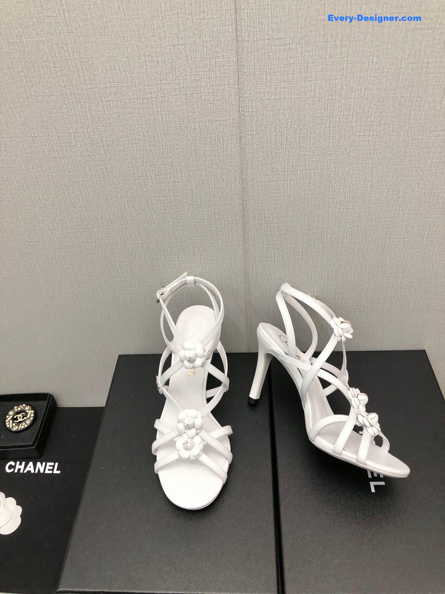 CC classic chain accessories flower sandals