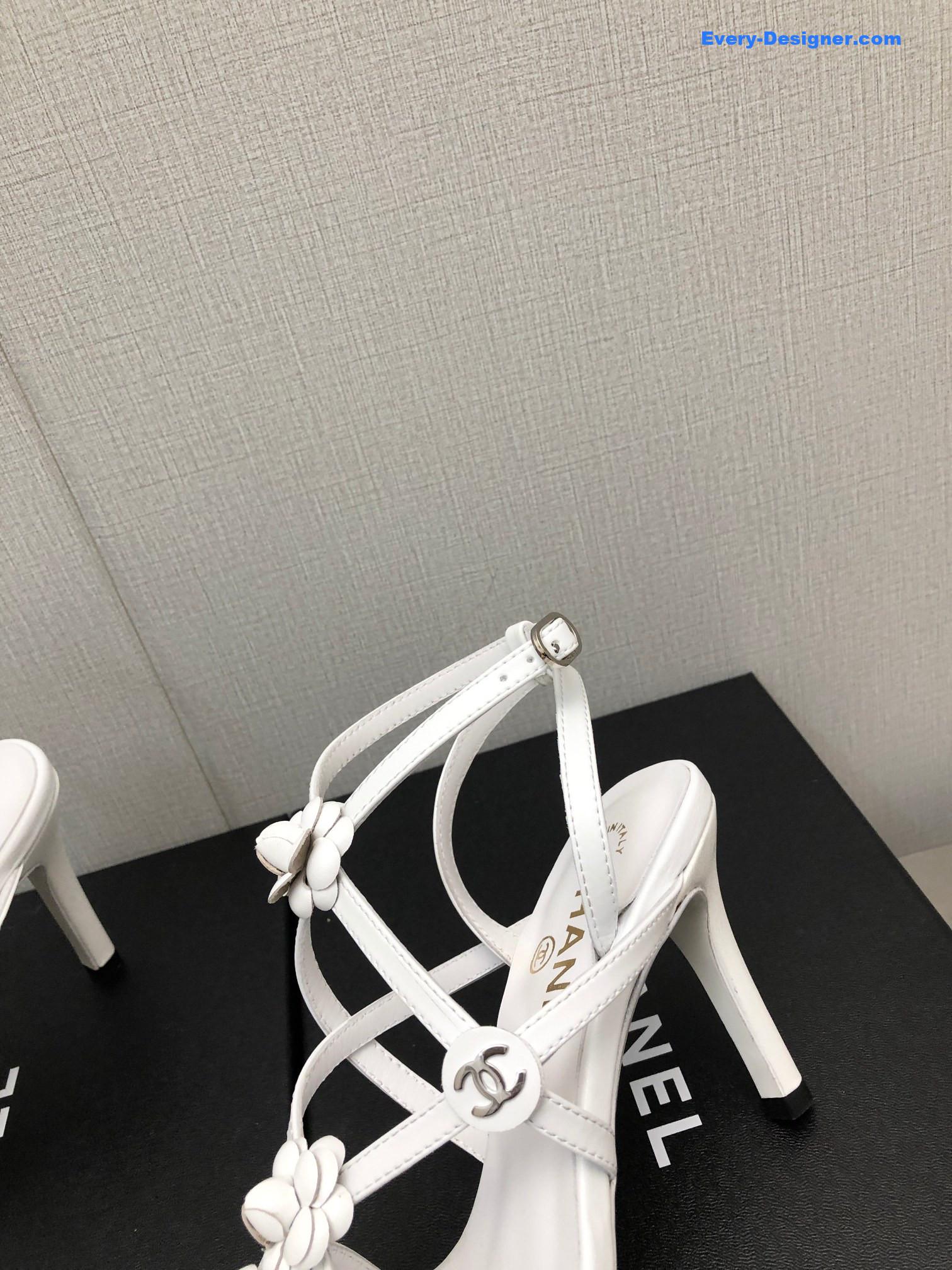 CC classic chain accessories flower sandals