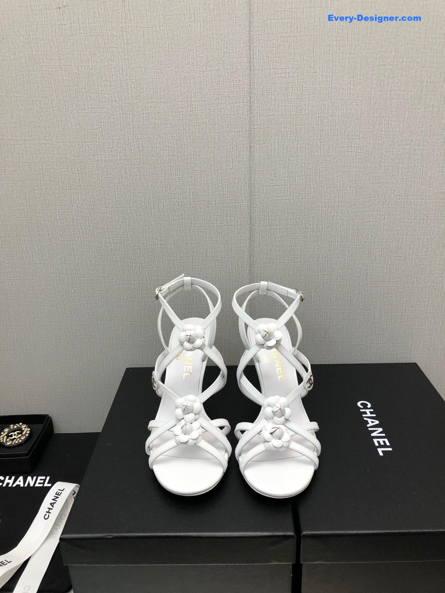 CC classic chain accessories flower sandals