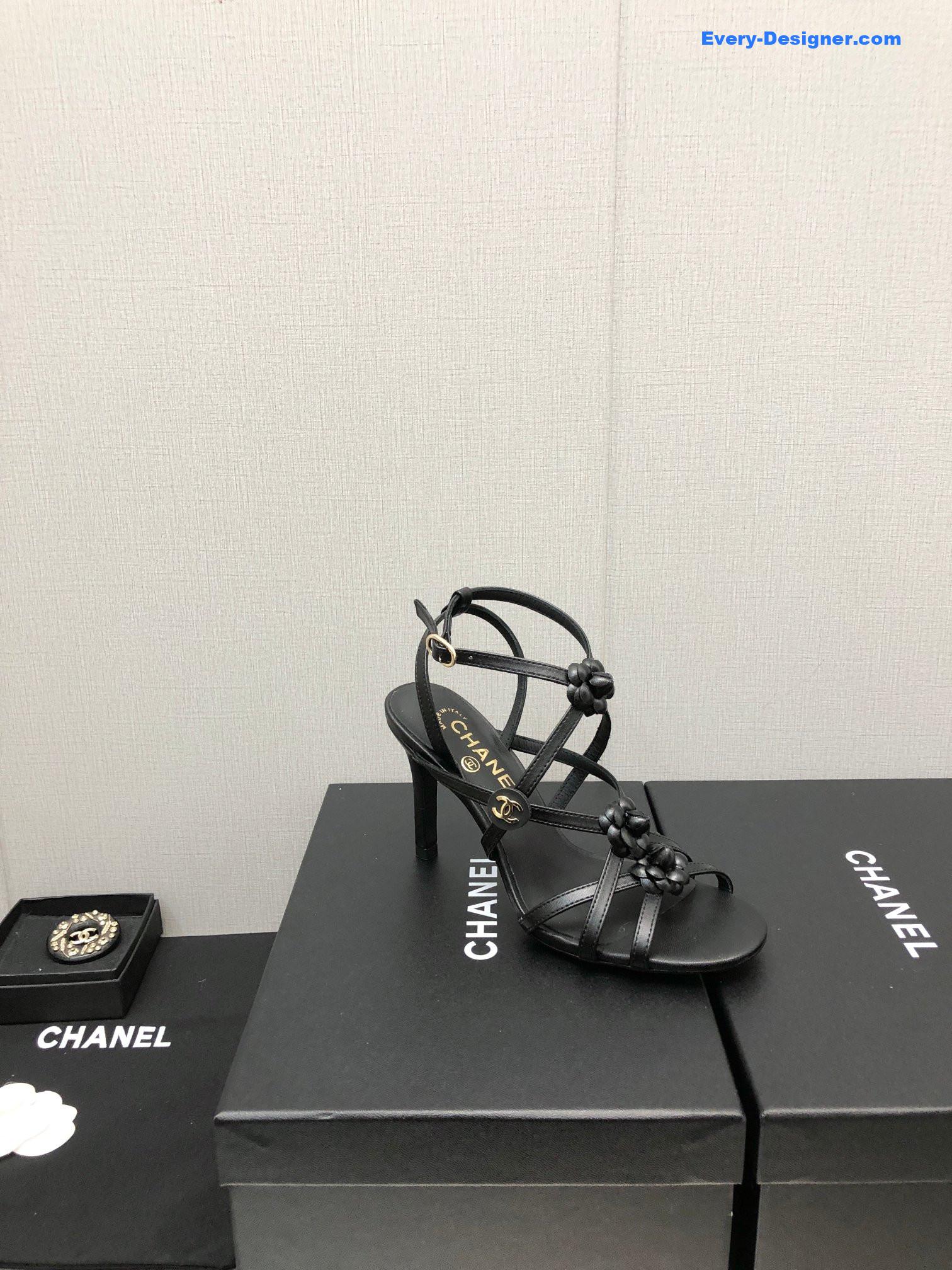 CC classic chain accessories flower sandals