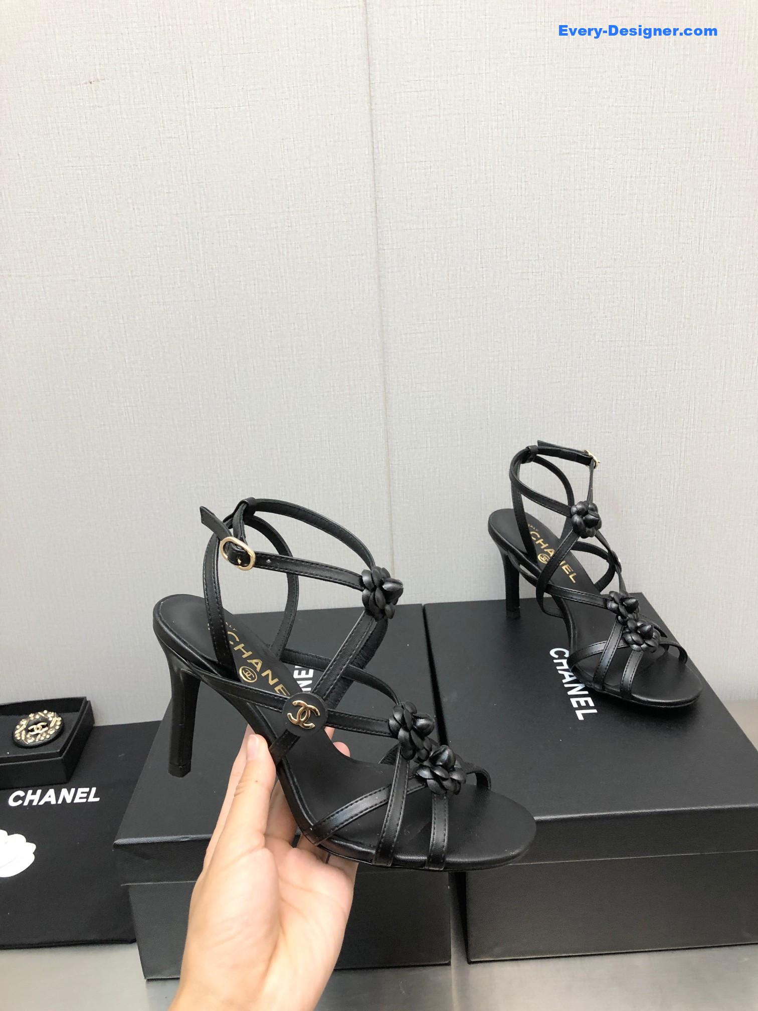 CC classic chain accessories flower sandals