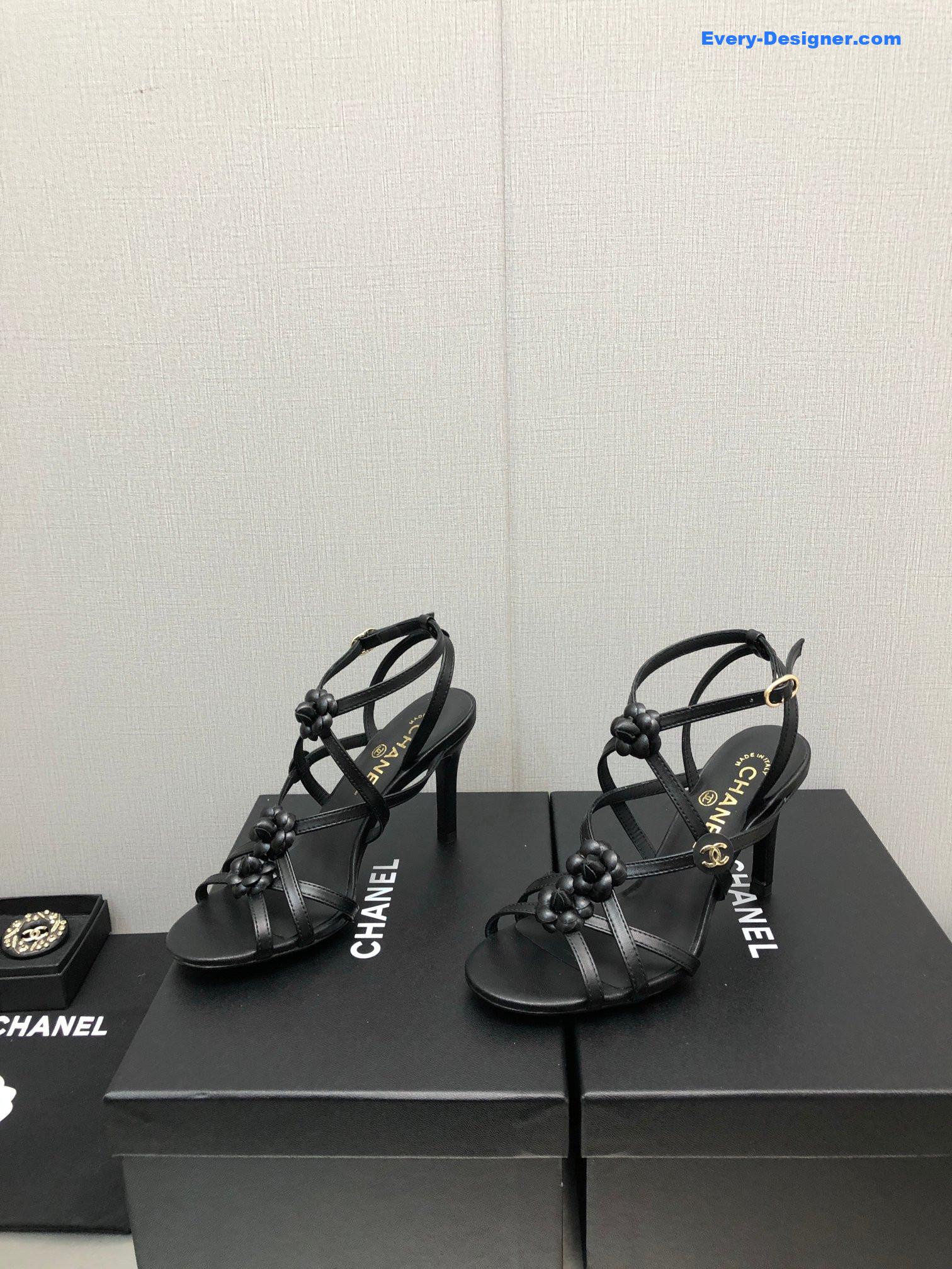 CC classic chain accessories flower sandals