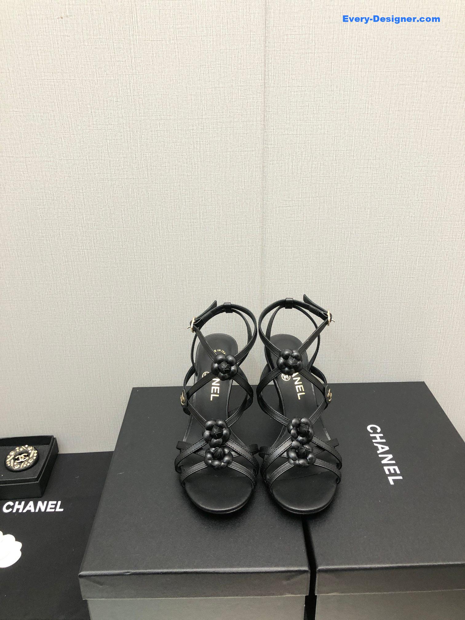 CC classic chain accessories flower sandals