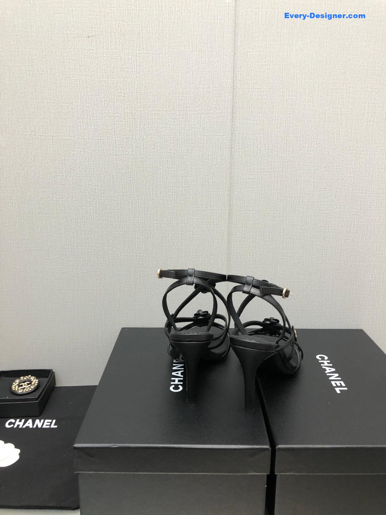 CC classic chain accessories flower sandals