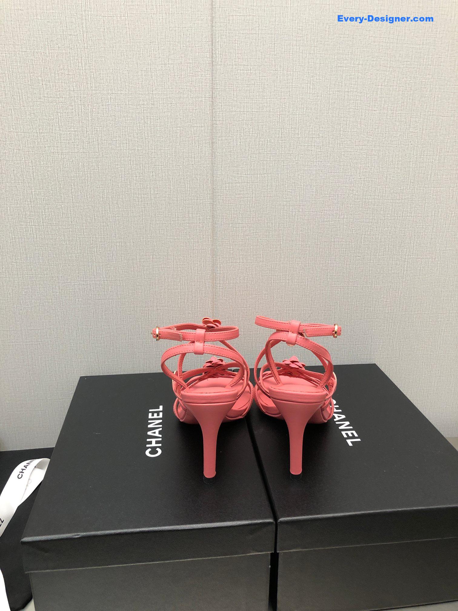 CC classic chain accessories flower sandals