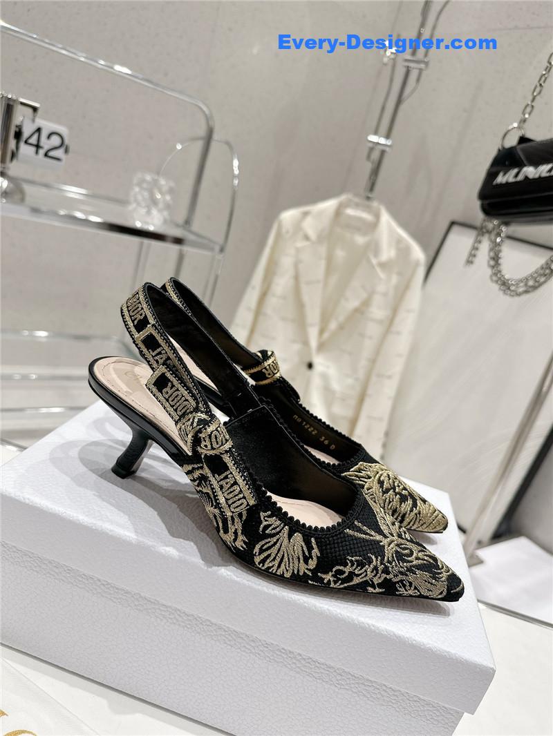 D10r kitten heel high heels