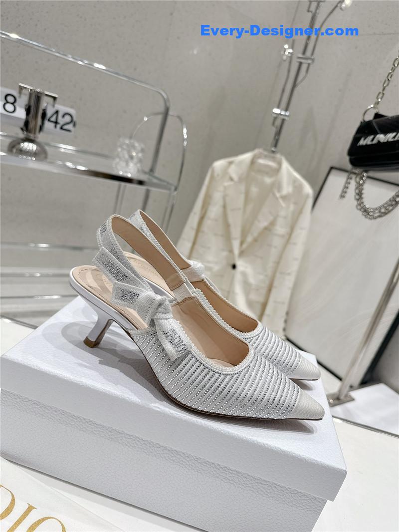 D10r kitten heel high heels