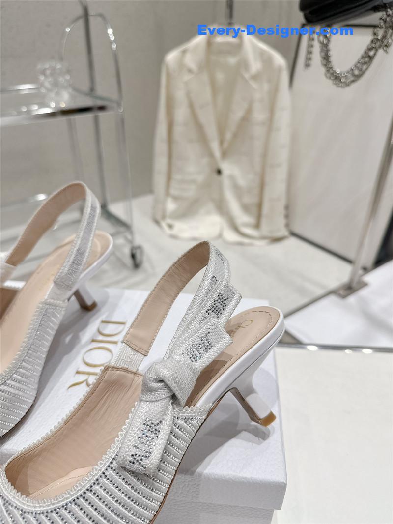 D10r kitten heel high heels