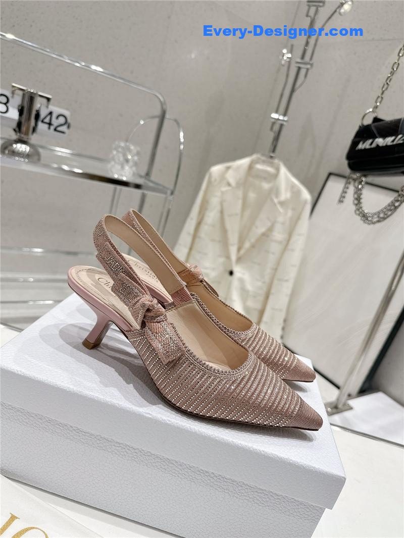 D10r kitten heel high heels