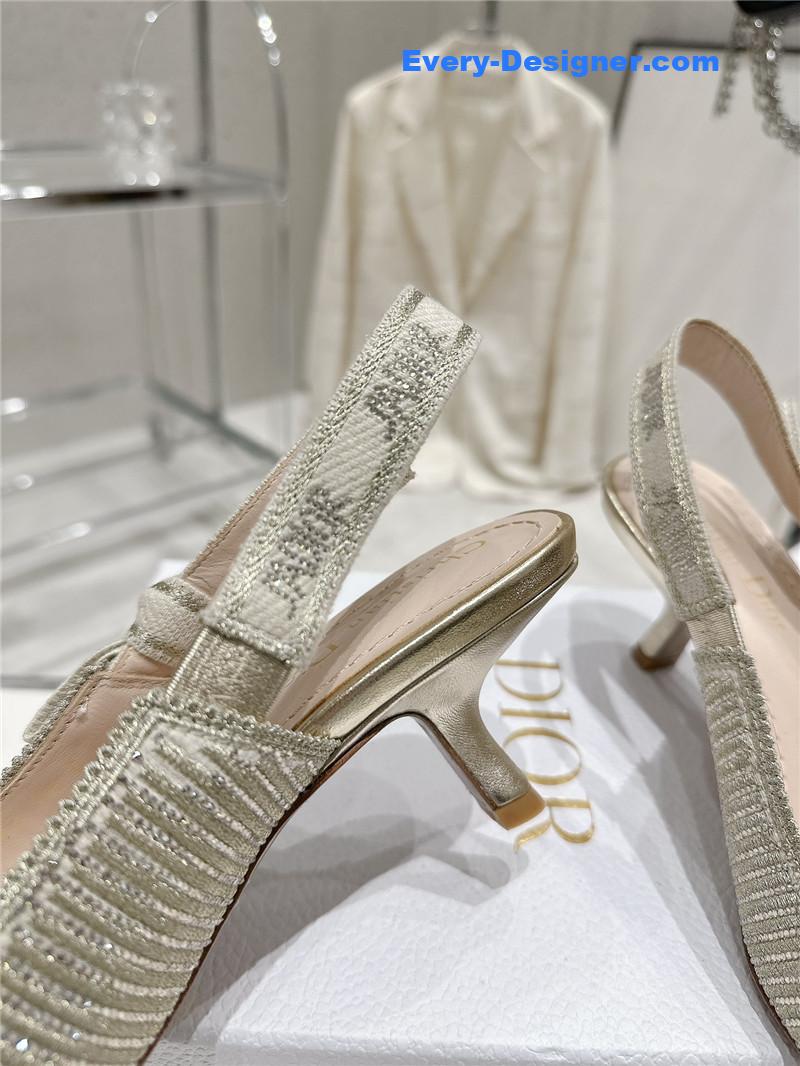 D10r kitten heel high heels