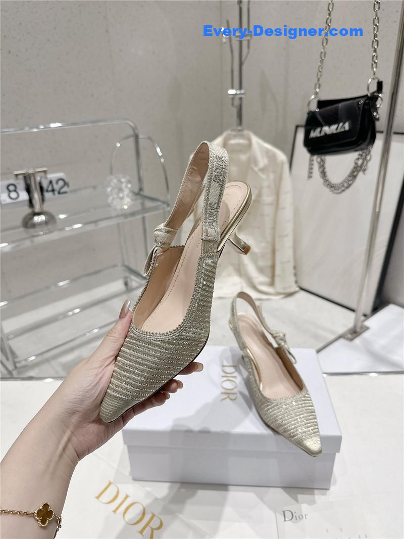 D10r kitten heel high heels