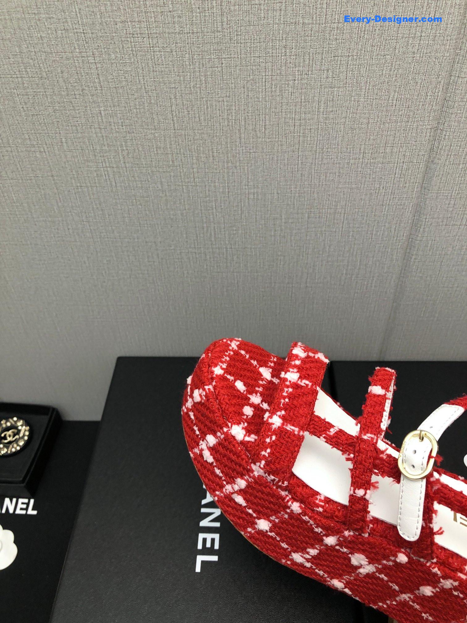 CC back metal logo sandals