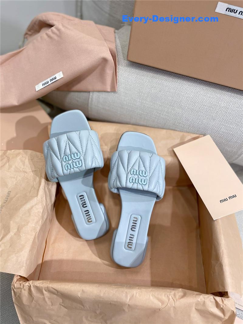 M1um1u slipper sandals in crinkled nappa