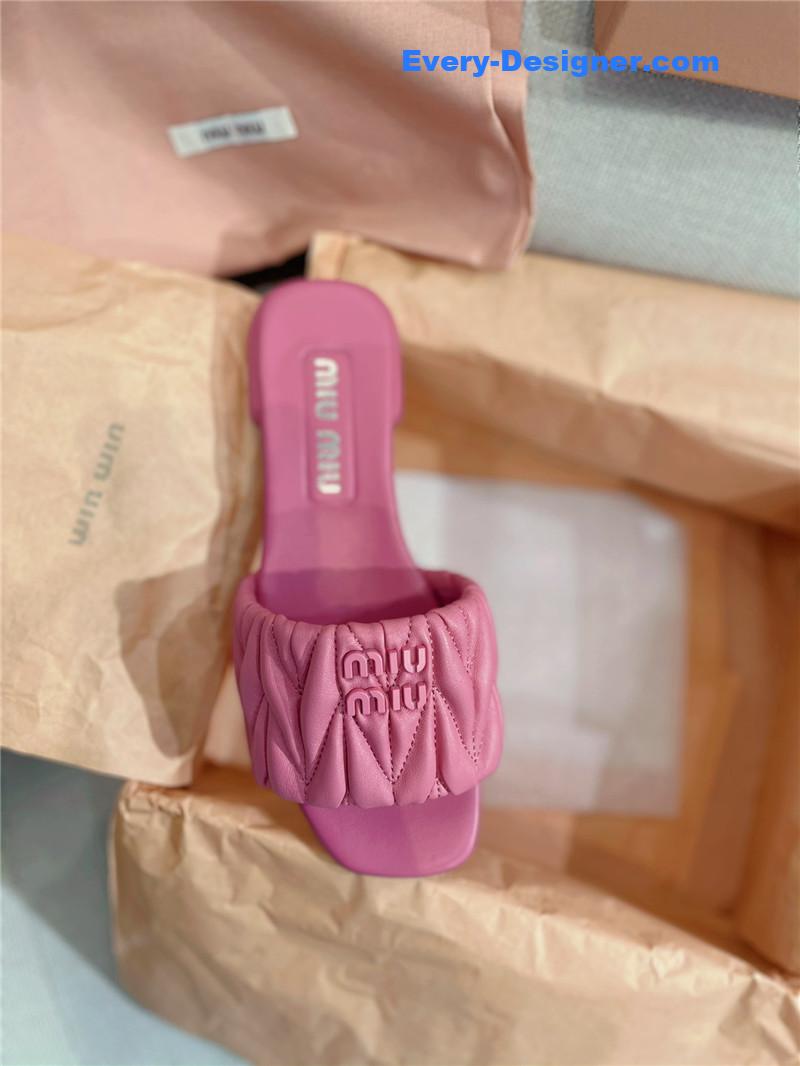 M1um1u slipper sandals in crinkled nappa