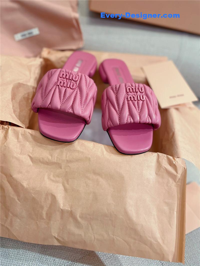 M1um1u slipper sandals in crinkled nappa