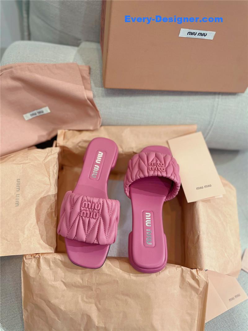 M1um1u slipper sandals in crinkled nappa