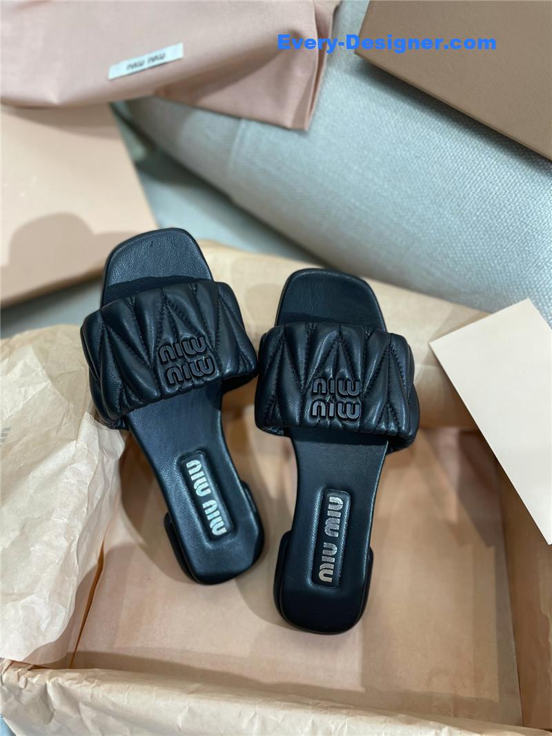 M1um1u slipper sandals in crinkled nappa