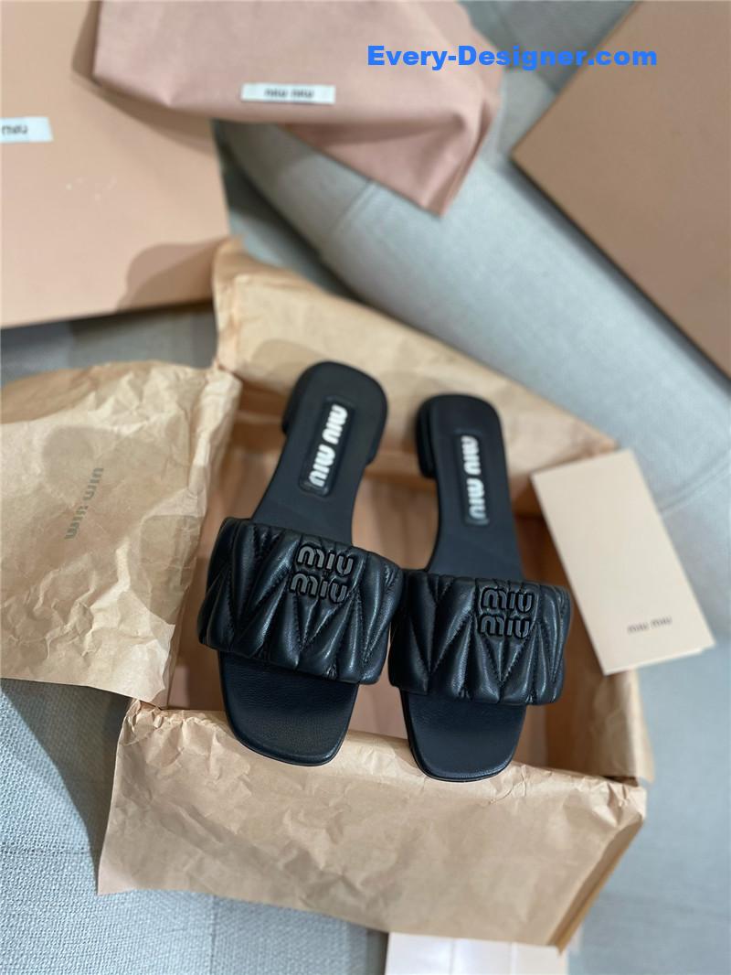 M1um1u slipper sandals in crinkled nappa