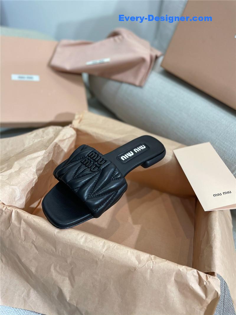 M1um1u slipper sandals in crinkled nappa