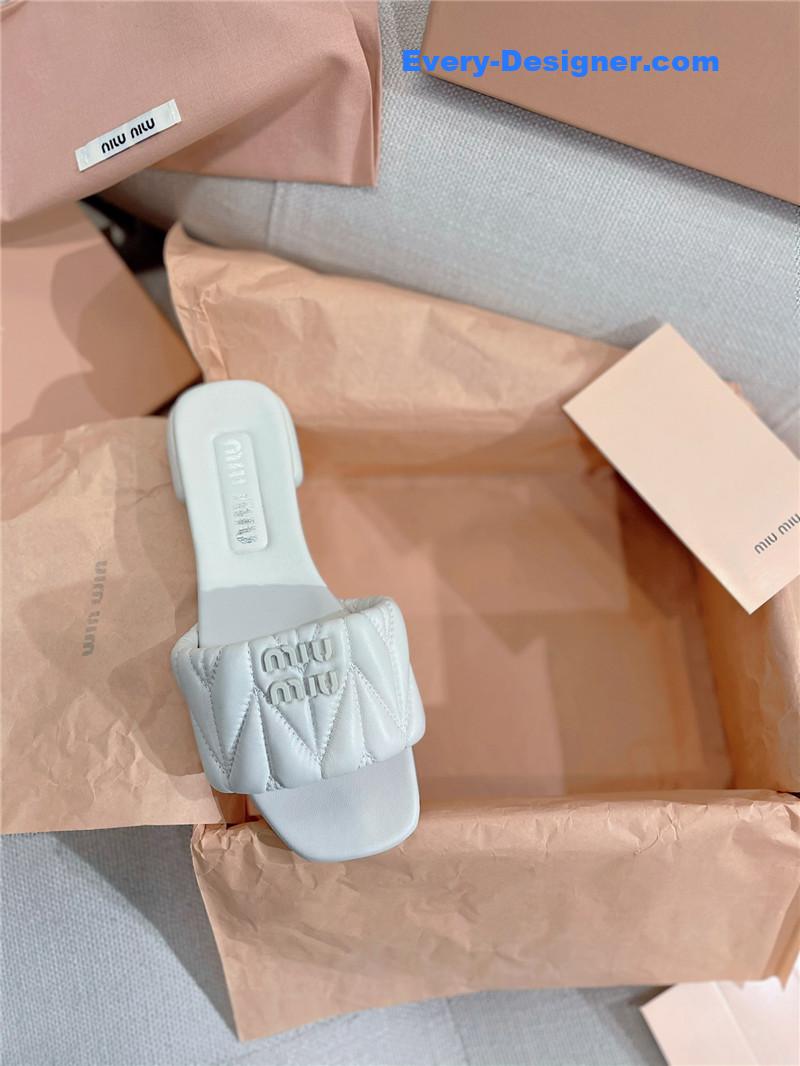 M1um1u slipper sandals in crinkled nappa