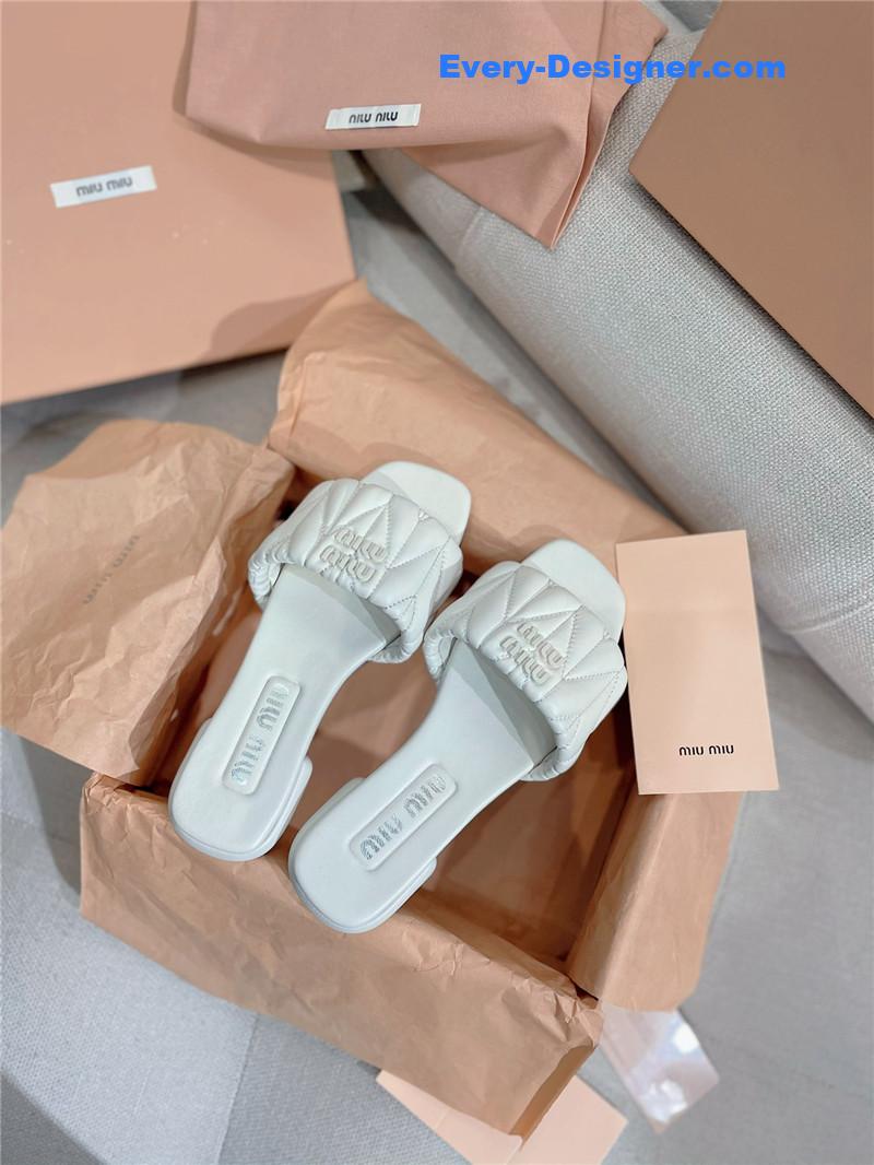 M1um1u slipper sandals in crinkled nappa