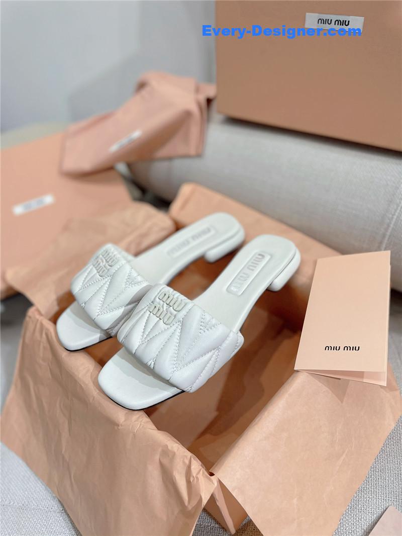 M1um1u slipper sandals in crinkled nappa