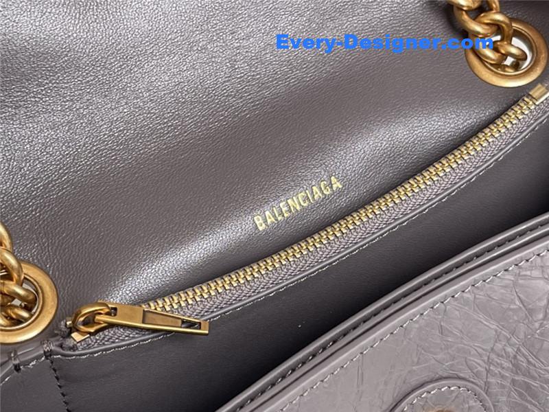 Ba1en*iaga crush small chain bag