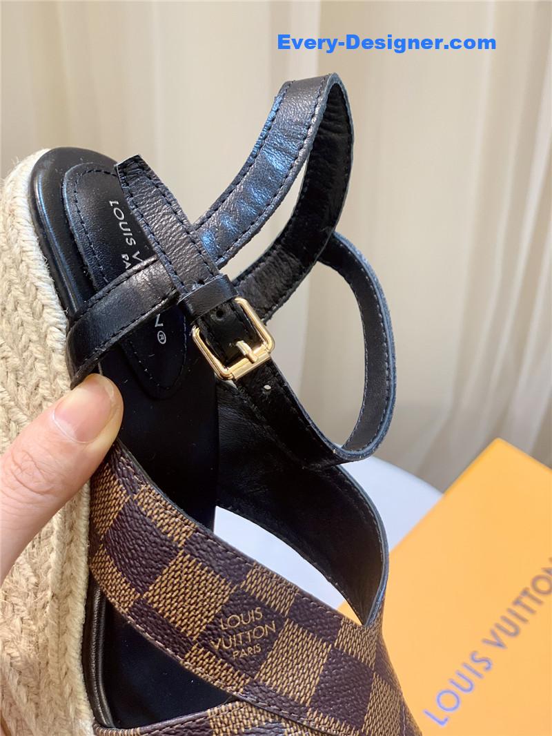l0vis vvtt0n lv hot D1am0nd wedge sandals