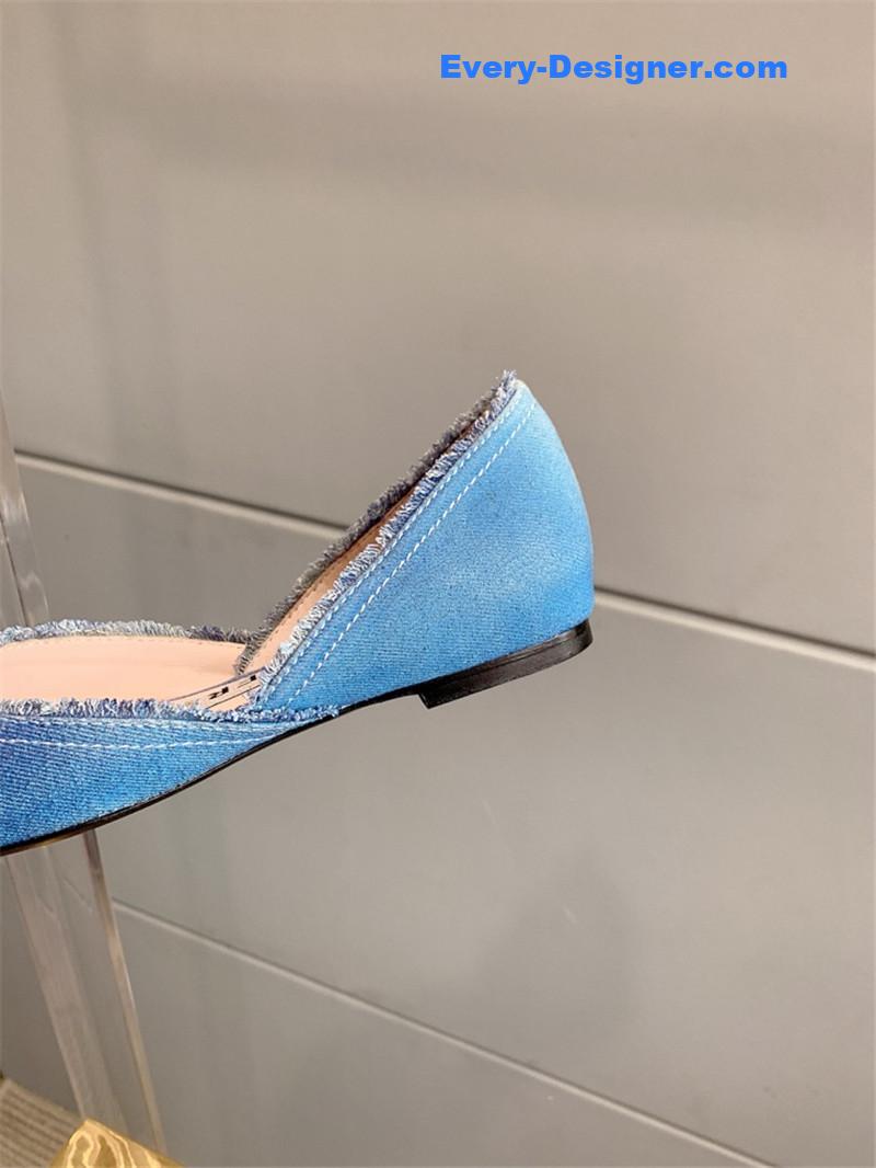 Roger vivier new hollow square buckle flat bottom