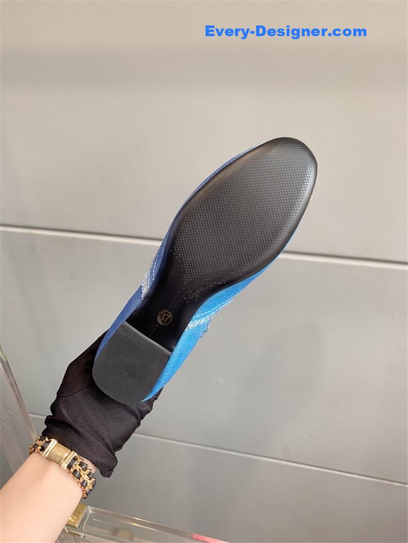 Roger vivier new hollow square buckle flat bottom