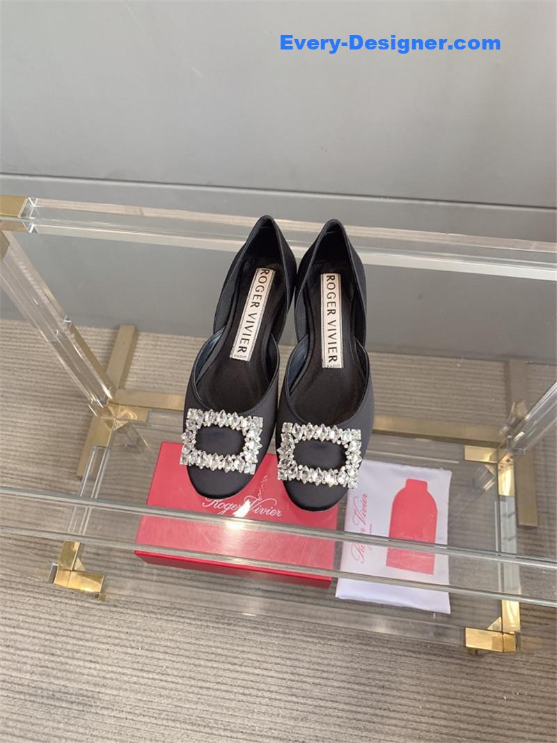 Roger vivier new hollow square buckle flat bottom