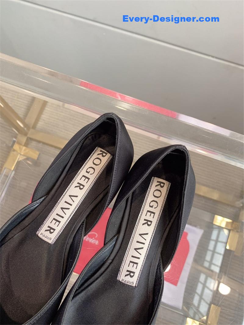 Roger vivier new hollow square buckle flat bottom