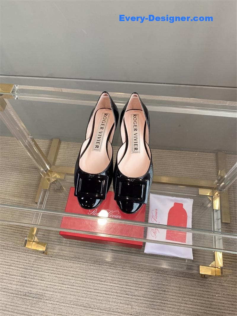 Roger vivier new hollow square buckle flat bottom