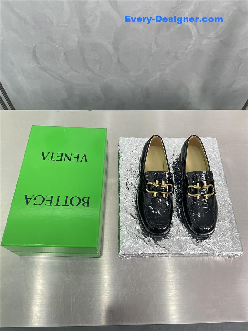 b0tt*ga Ven*ta horseshoe buckle loafers